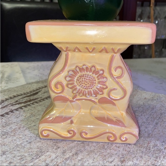 SL@H TUSCAN GLAZED SOFT YELLOW Pedestal - Picture 2 of 9